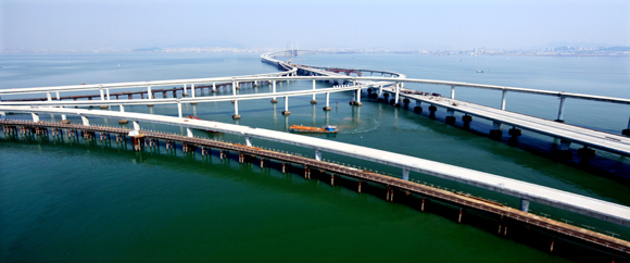 18、青島海灣大橋